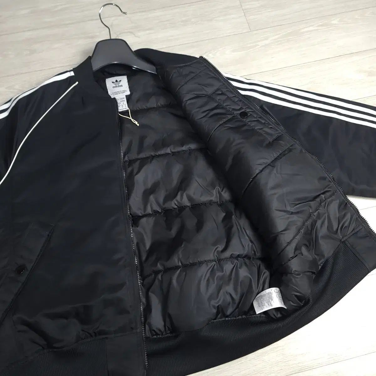 アディダス プレミアム カレッジエイト ジャケット L - メルカリ