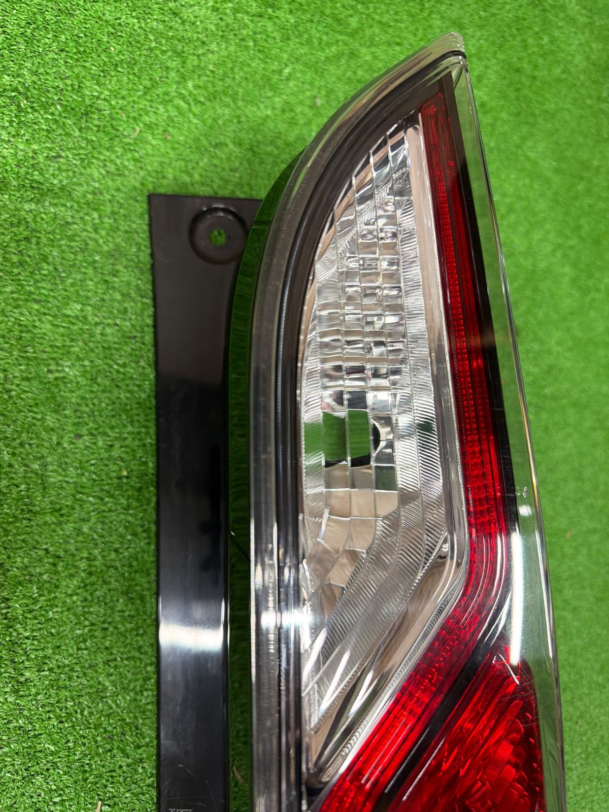 日産 セレナ C27 純正 右側 テールランプ KOITO 220-23719 (900