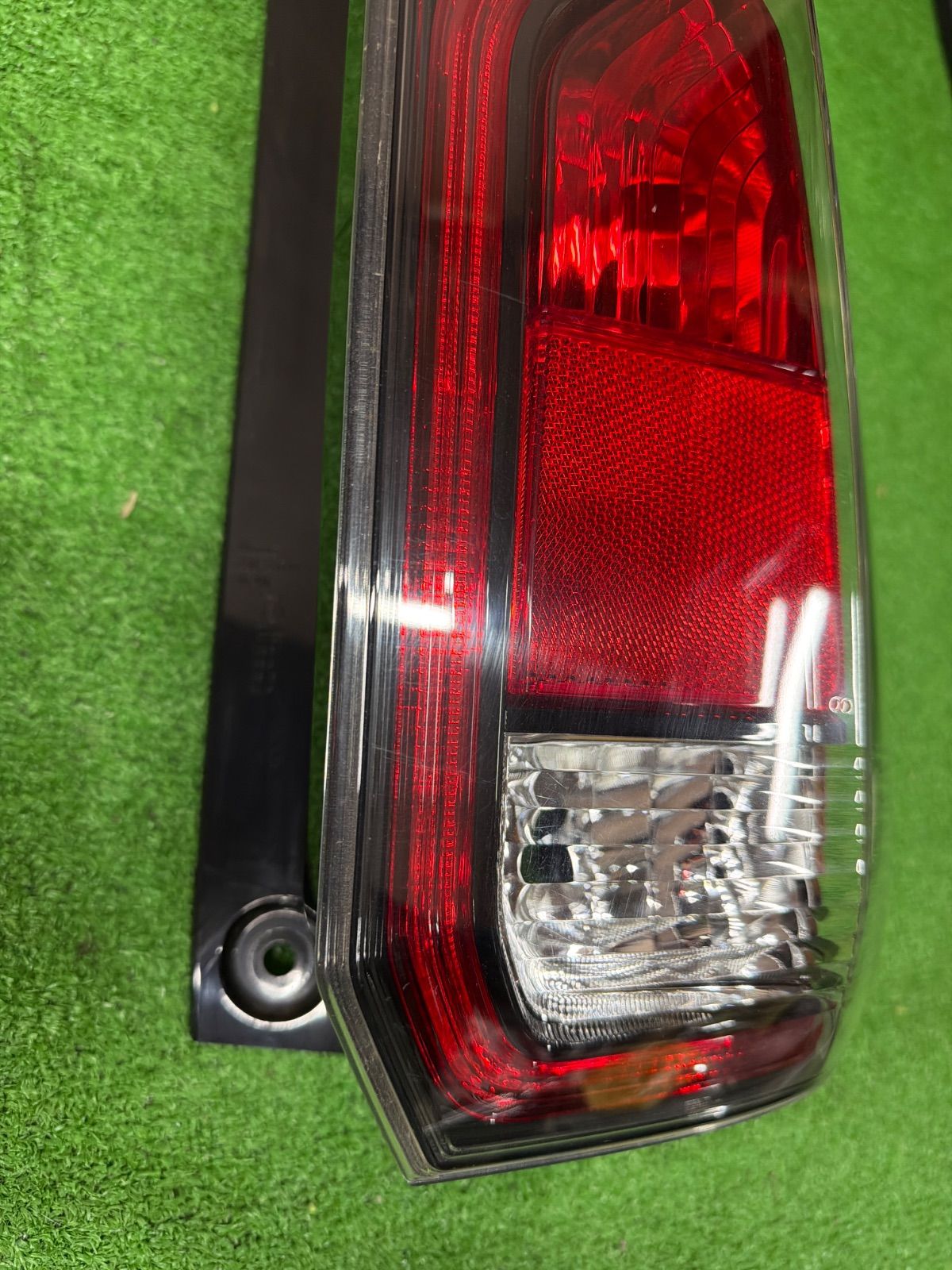 日産 セレナ C27 純正 右側 テールランプ KOITO 220-23719 (900