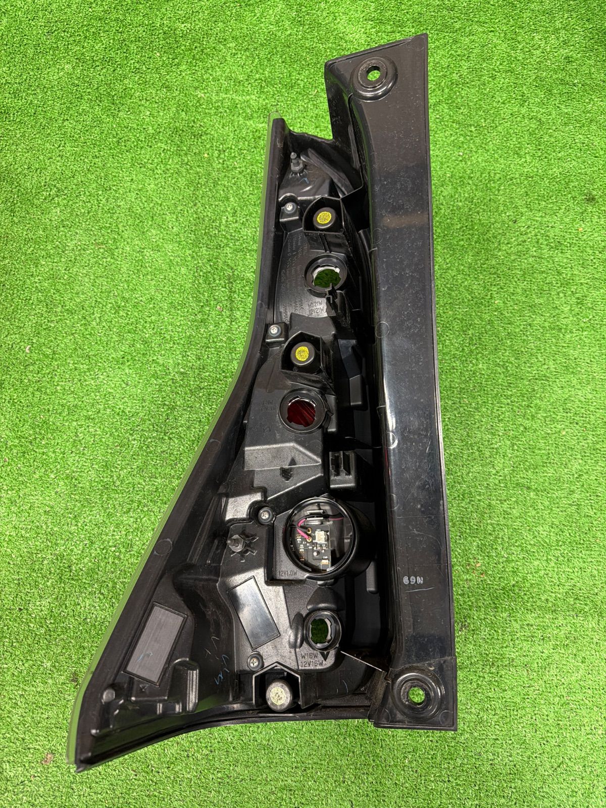 日産 セレナ C27 純正 右側 テールランプ KOITO 220-23719 (900