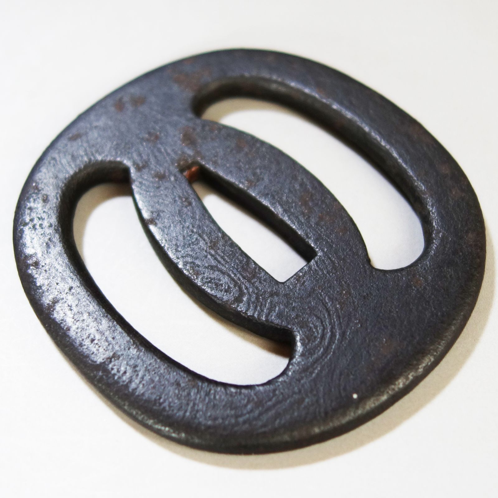 骨董逸品【在銘 明珎紀宗〇 鍛肌木目模様 左右海鼠透鍔 鉄地】 日本刀