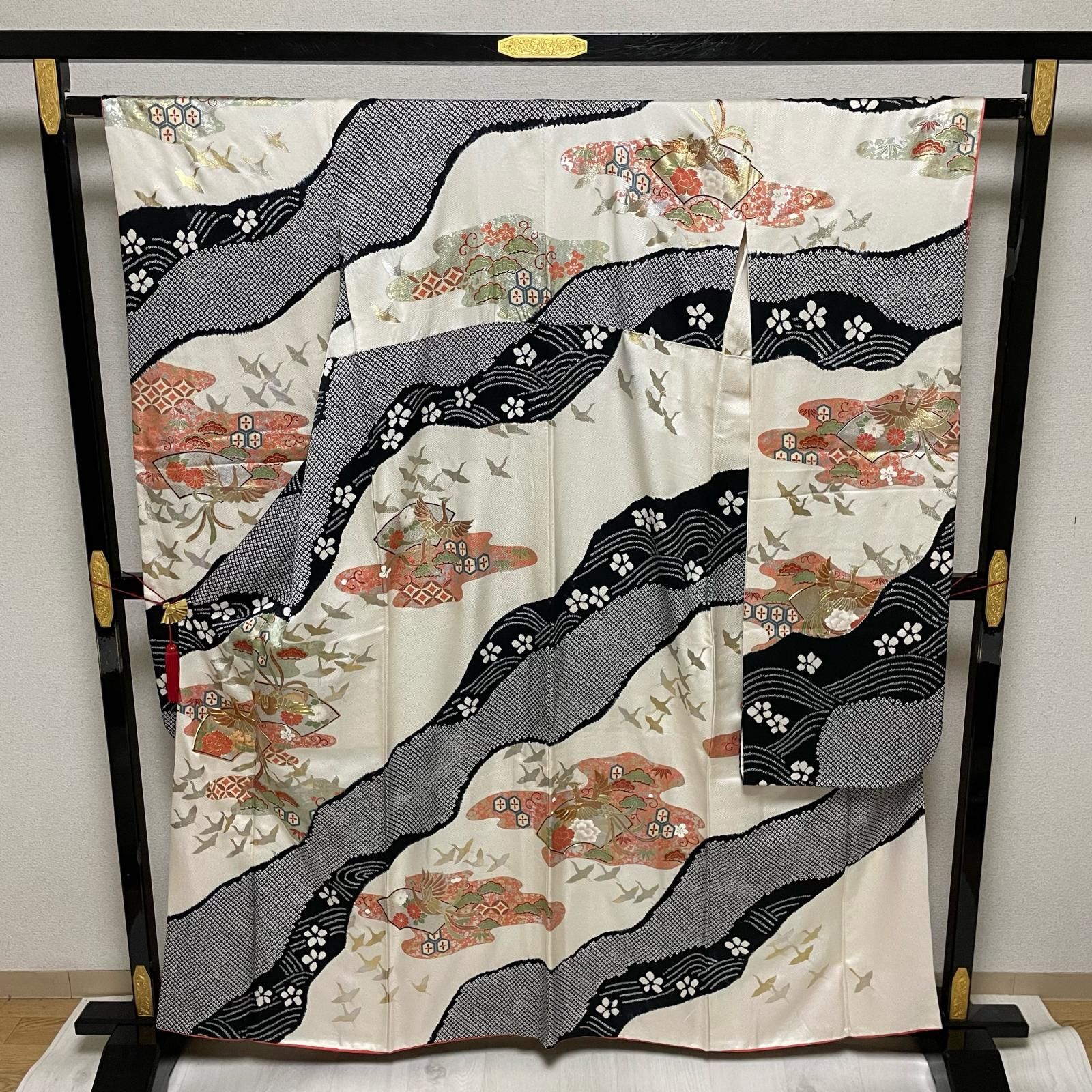 やまと誂え 振袖 絞り 花に鳳凰 美しい箔加工 着物 正絹 X-963 - メルカリ
