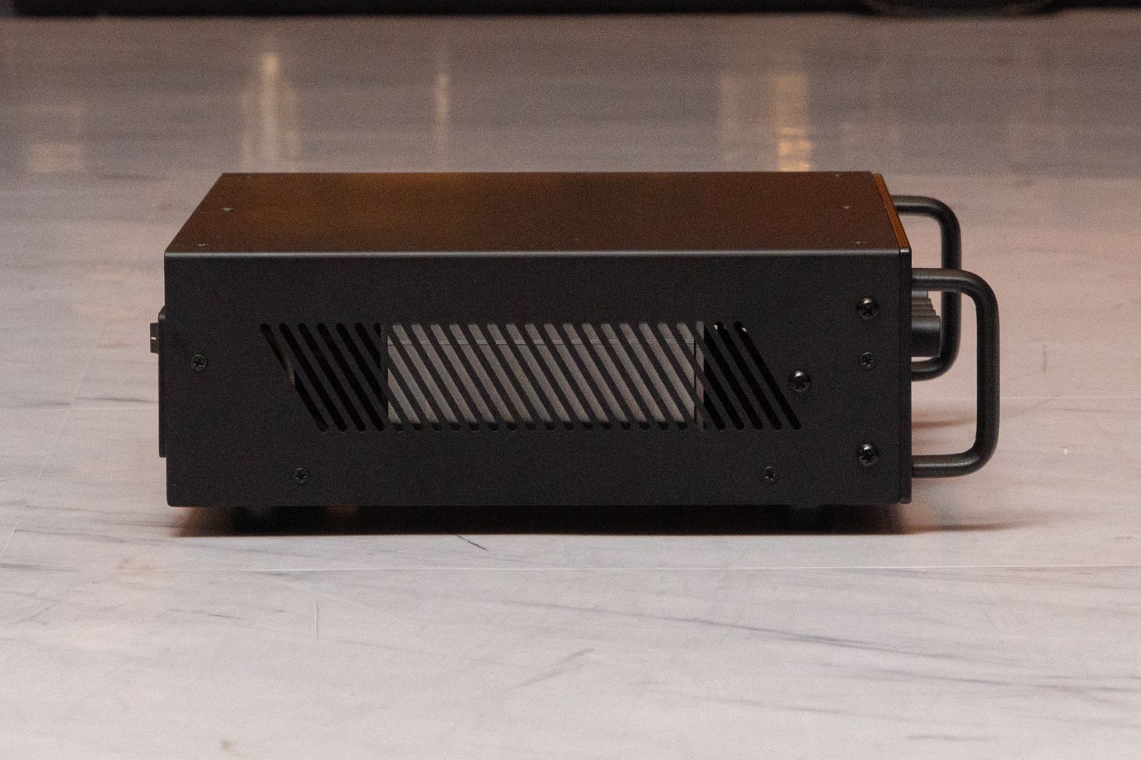 【used】Epifani / UL901 Bass Amp 1000W 4Ω【GIB横浜】アンプ 【used】Epifani / UL901 Bass Amp 1000W 4Ω【GIB横浜】アンプ