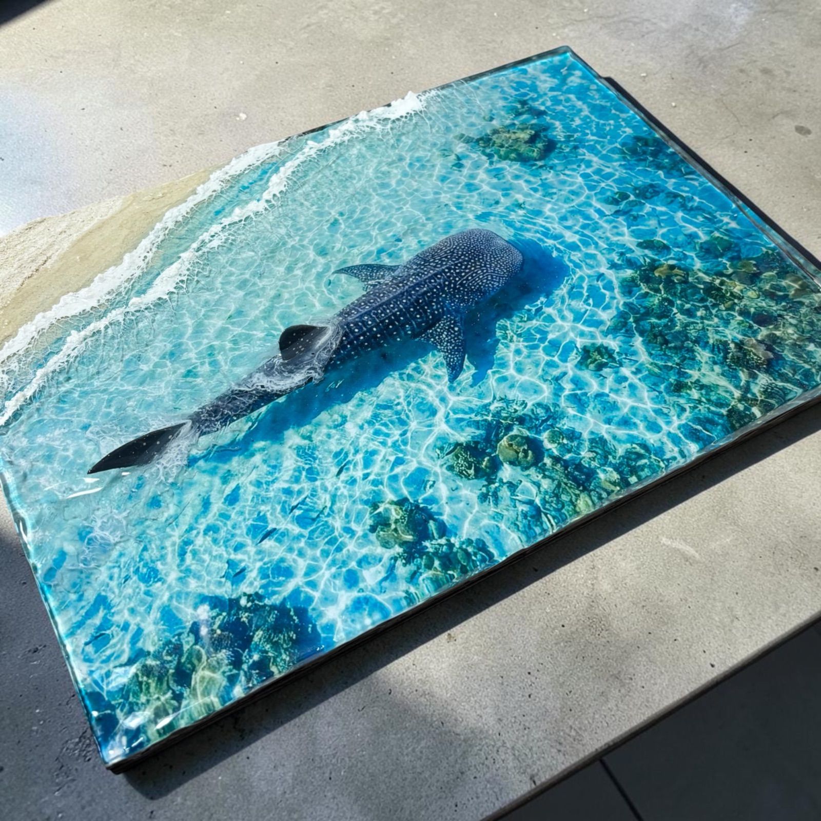 <傾斜厚盛りボード　ジンベエザメ> 超立体 沖縄の海 レジンアートボード　美ら海　オーシャンアート　N945