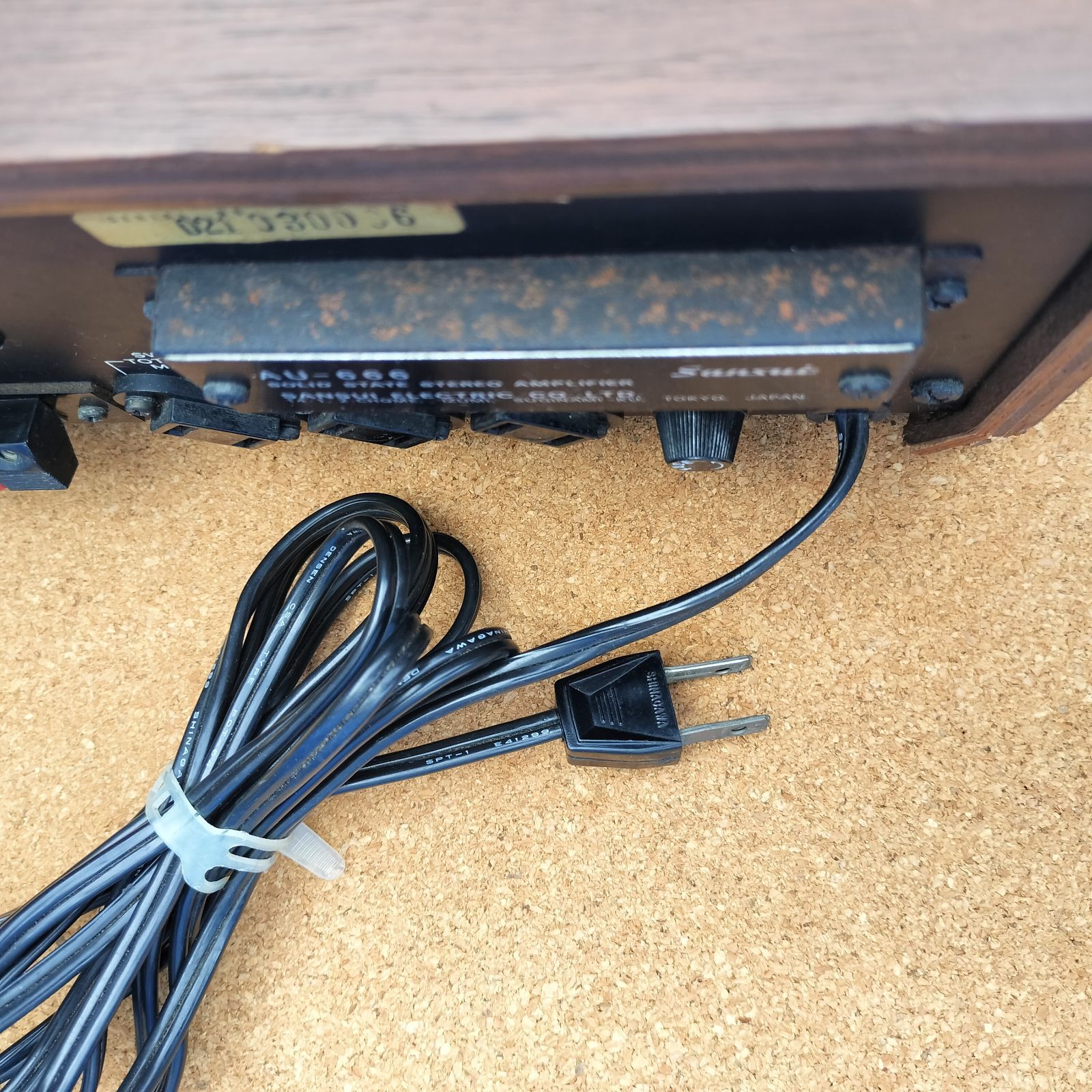 名機・ウッドケース付】 SANSUI サンスイ AU-666 プリメイン アンプ