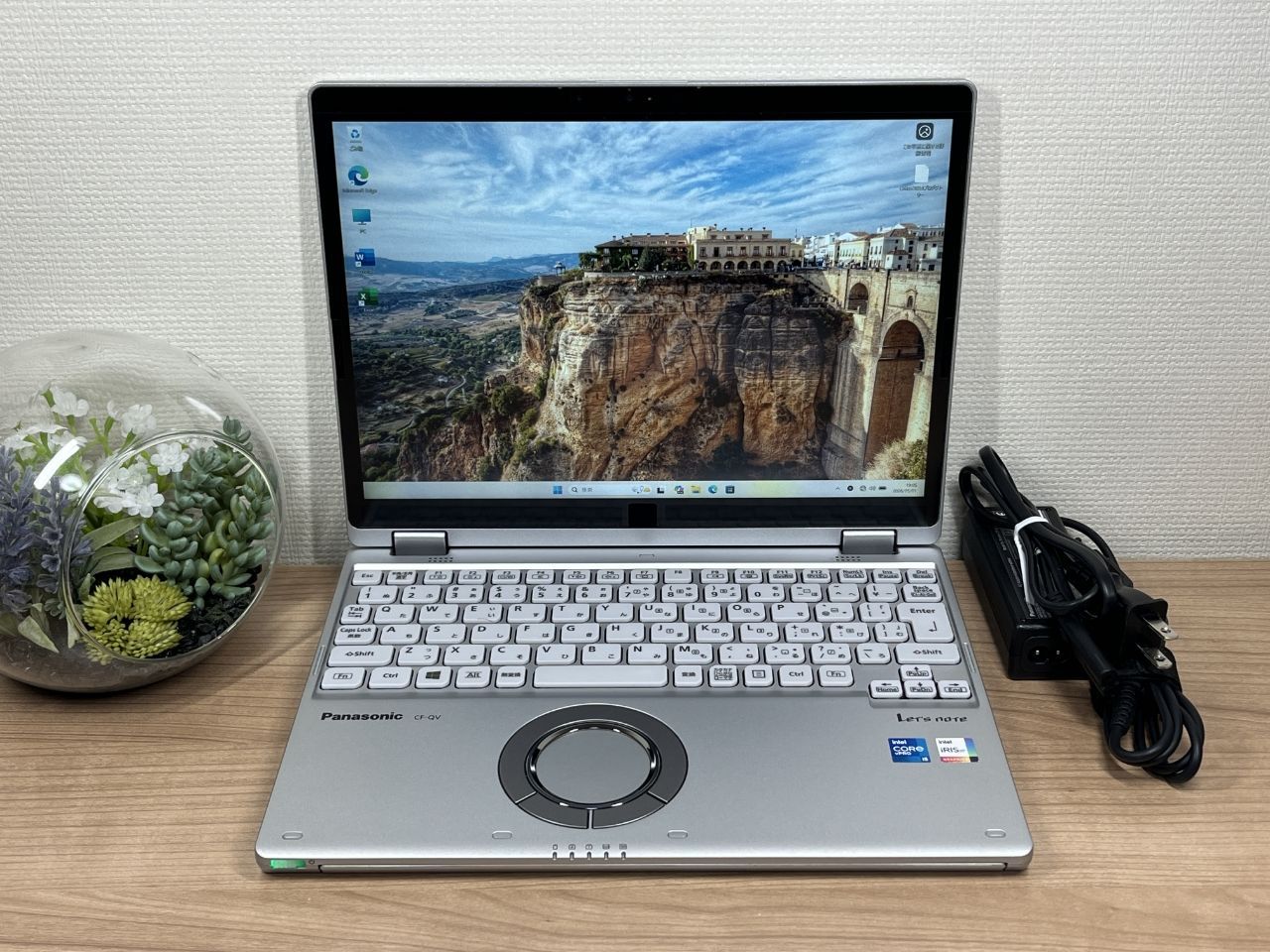 超美品 Panasonic CF-QV1 16GB/256GB 第11世代 Office2024 - メルカリ