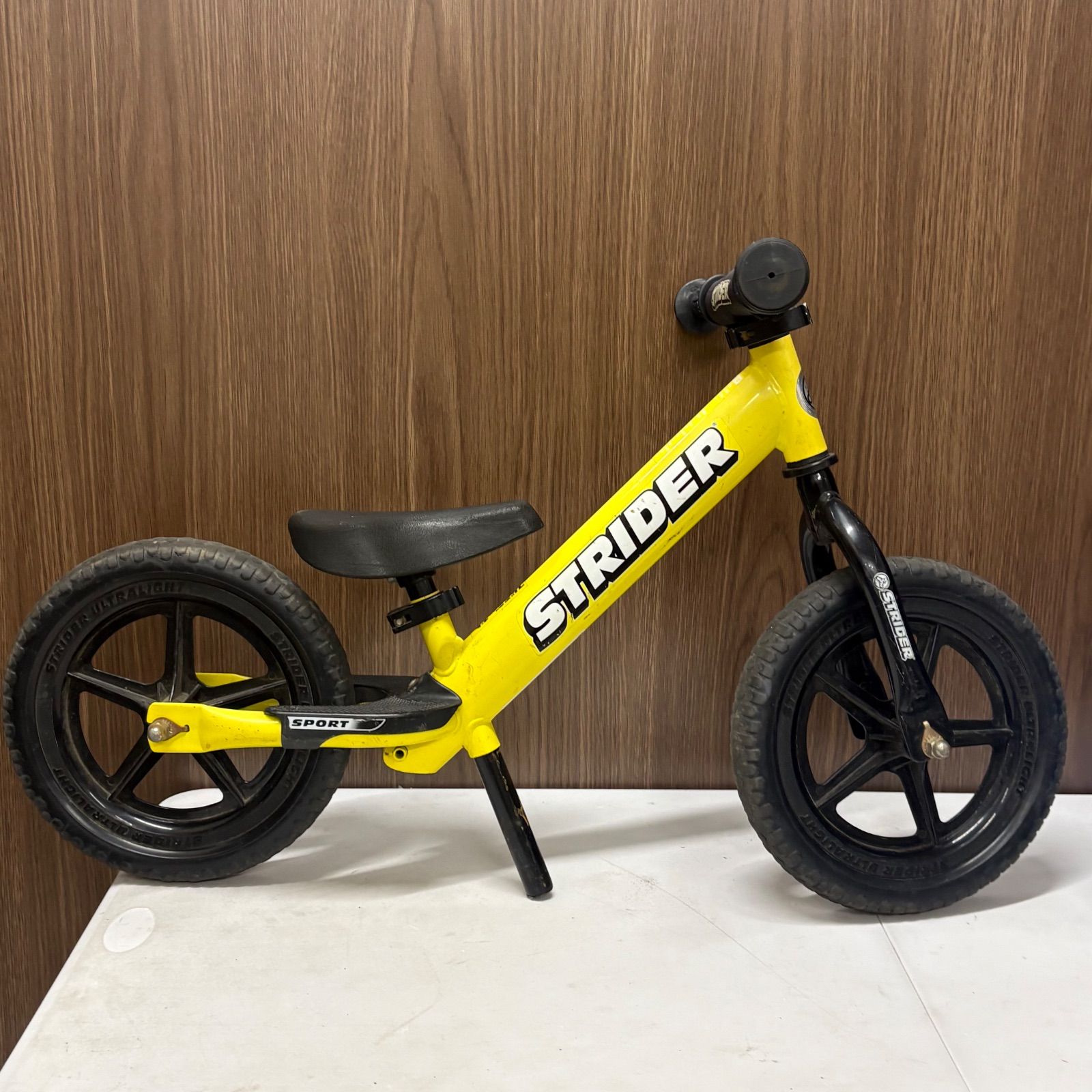 STRIDER 12インチ バランスバイク イエロー STRIDER ストライダー 