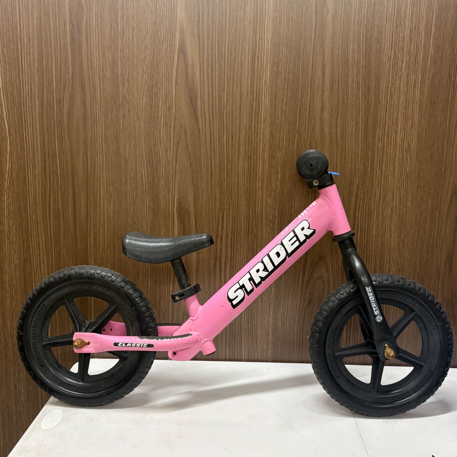 STRIDER ストライダー12 CLASSIC クラッシック バランスバイク ピンク STRIDER ストライダー12 CLASSIC クラッシック バランスバイク ピンク