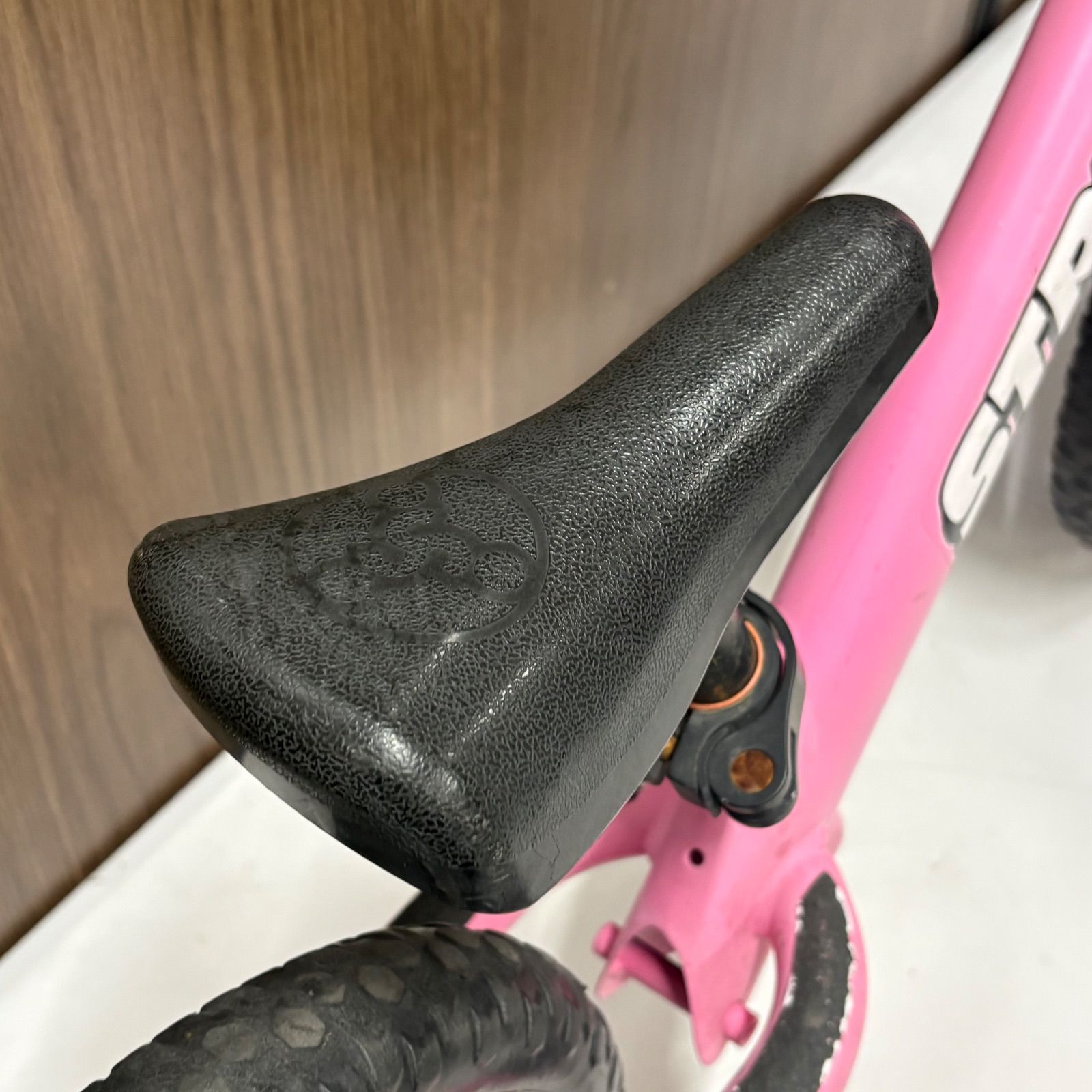 錆なし☆ストライダー 12インチ ピンク☆バッグ付き 錆なし