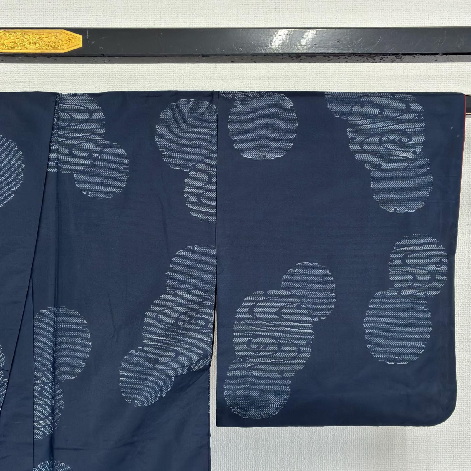 本場大島紬 雪輪の可愛い絣柄 正絹 着物 MK-7166 - メルカリ