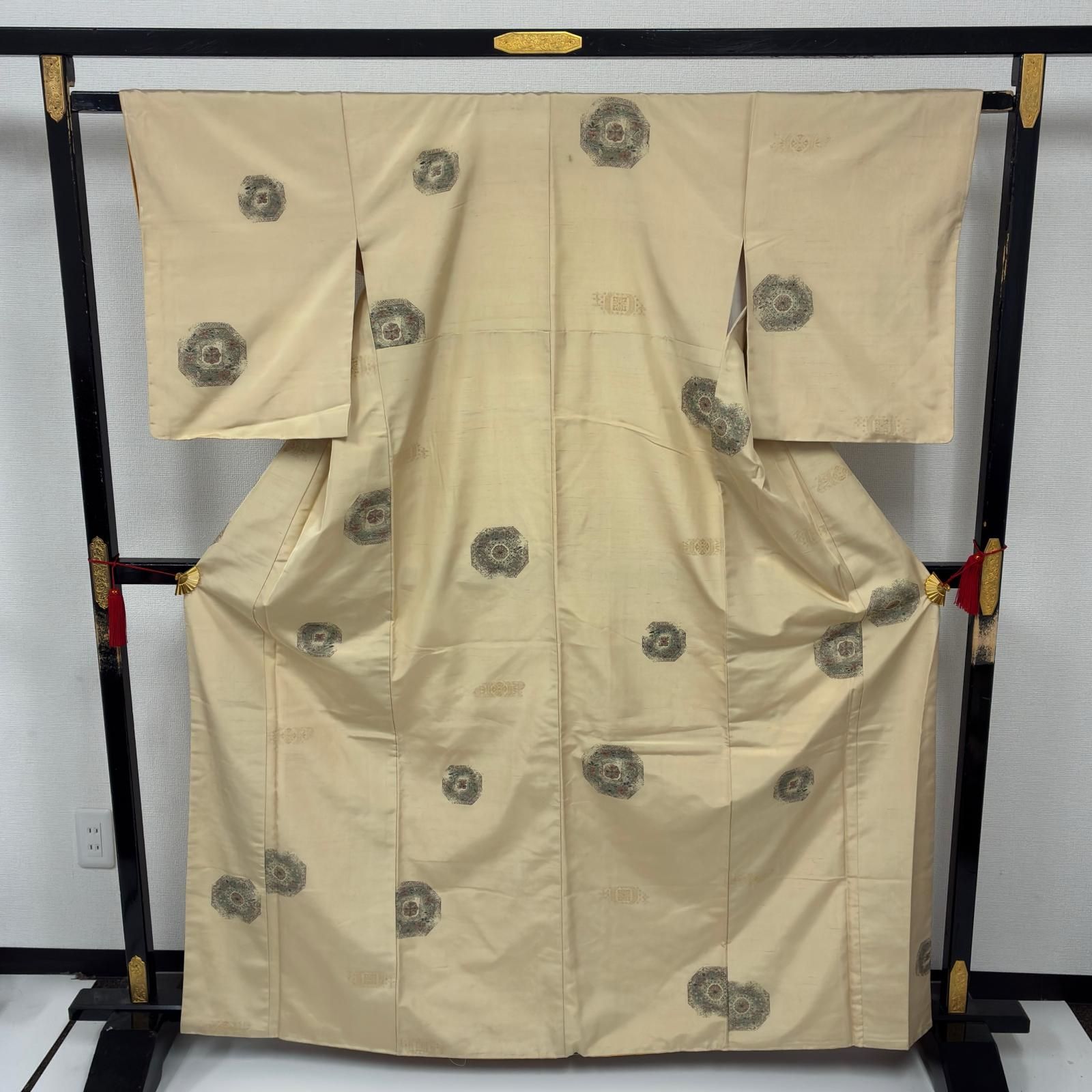 飛び柄 紬 正絹 亀甲 粋な絣 袷 着物 MK-7244 - メルカリ