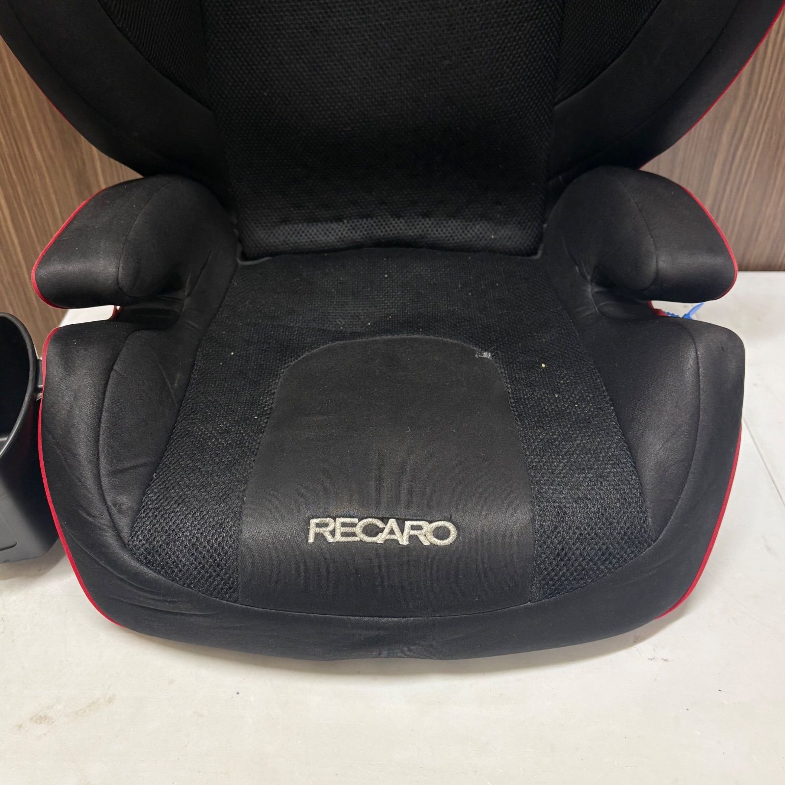 RECARO J3 ジュニアシート ブラック/レッド RECARO ジュニアシート ブラック/レッド Start J3 ホルダー付き - メルカリ