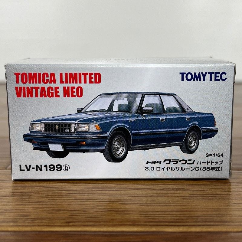 トミカリミテッドヴィンテージ ネオ 1/64 LV-N199b トヨタ クラウン