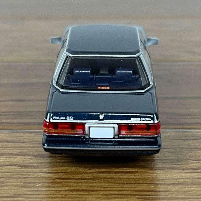 トミカリミテッドヴィンテージ ネオ 1/64 LV-N199b トヨタ クラウン