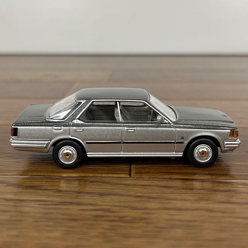 トミカリミテッドヴィンテージ ネオ 1/64 LV-N149b セドリック ターボ