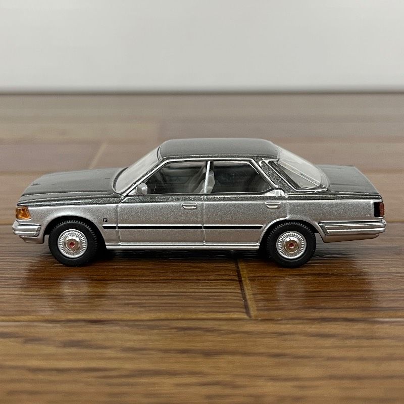 トミカリミテッドヴィンテージ ネオ 1/64 LV-N149b セドリック ターボ