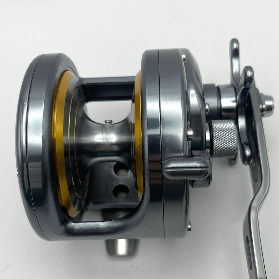 SHIMANO 03オシアジガー NR 2000P 右巻き 右ハンドル シマノ OCEA 