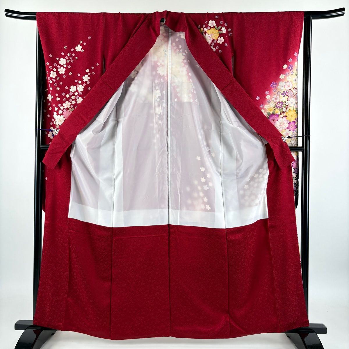 振袖 身丈165.5cm 裄丈66.5cm 正絹 名品 【中古】 振袖 身丈159.5cm 裄丈62.5cm S 袷 菊 熨斗 金糸 絞り 朱色 正絹 秀品