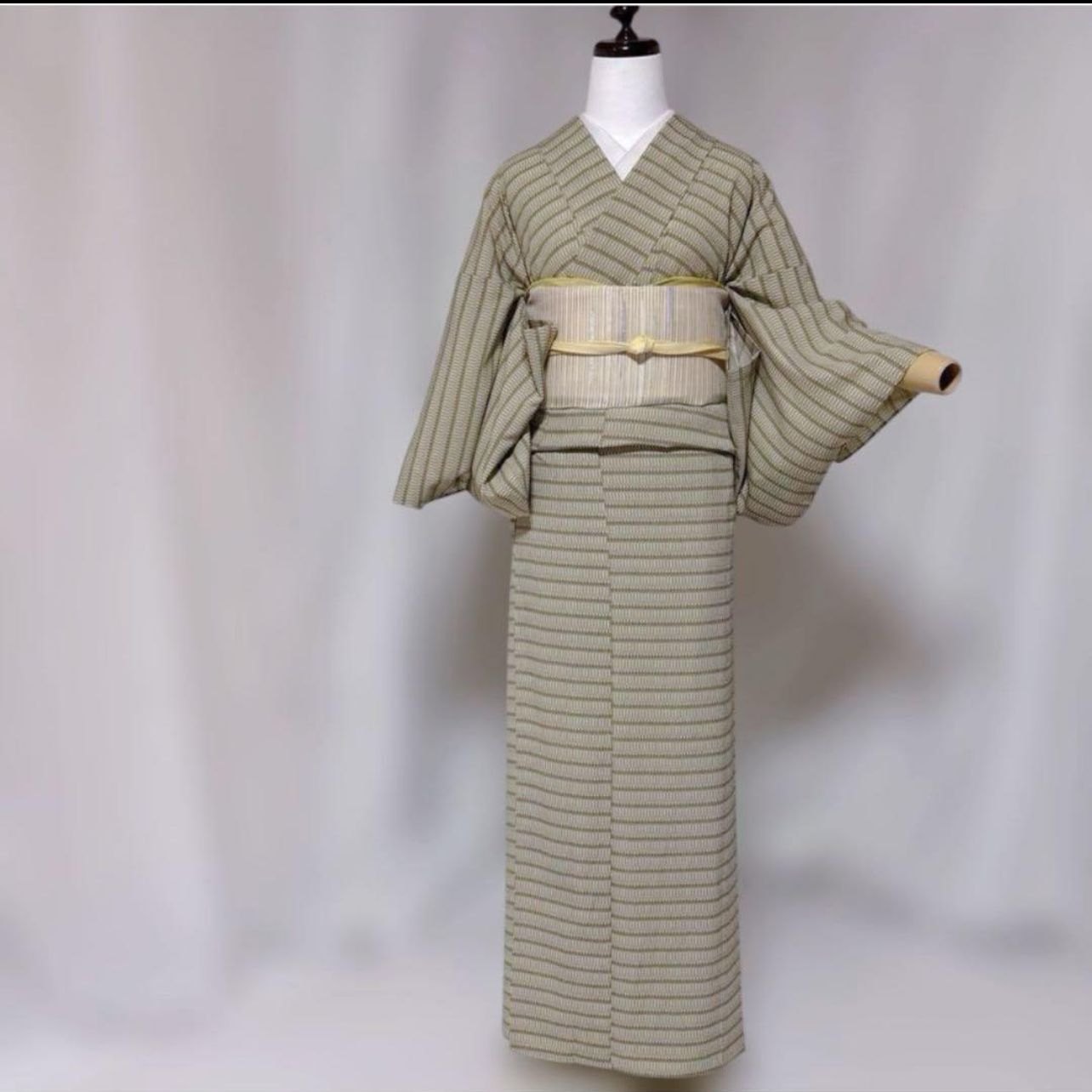美品 単衣 きもの英 小紋 フルセット 洗える高級着物 柳鼠 夏帯 - メルカリ