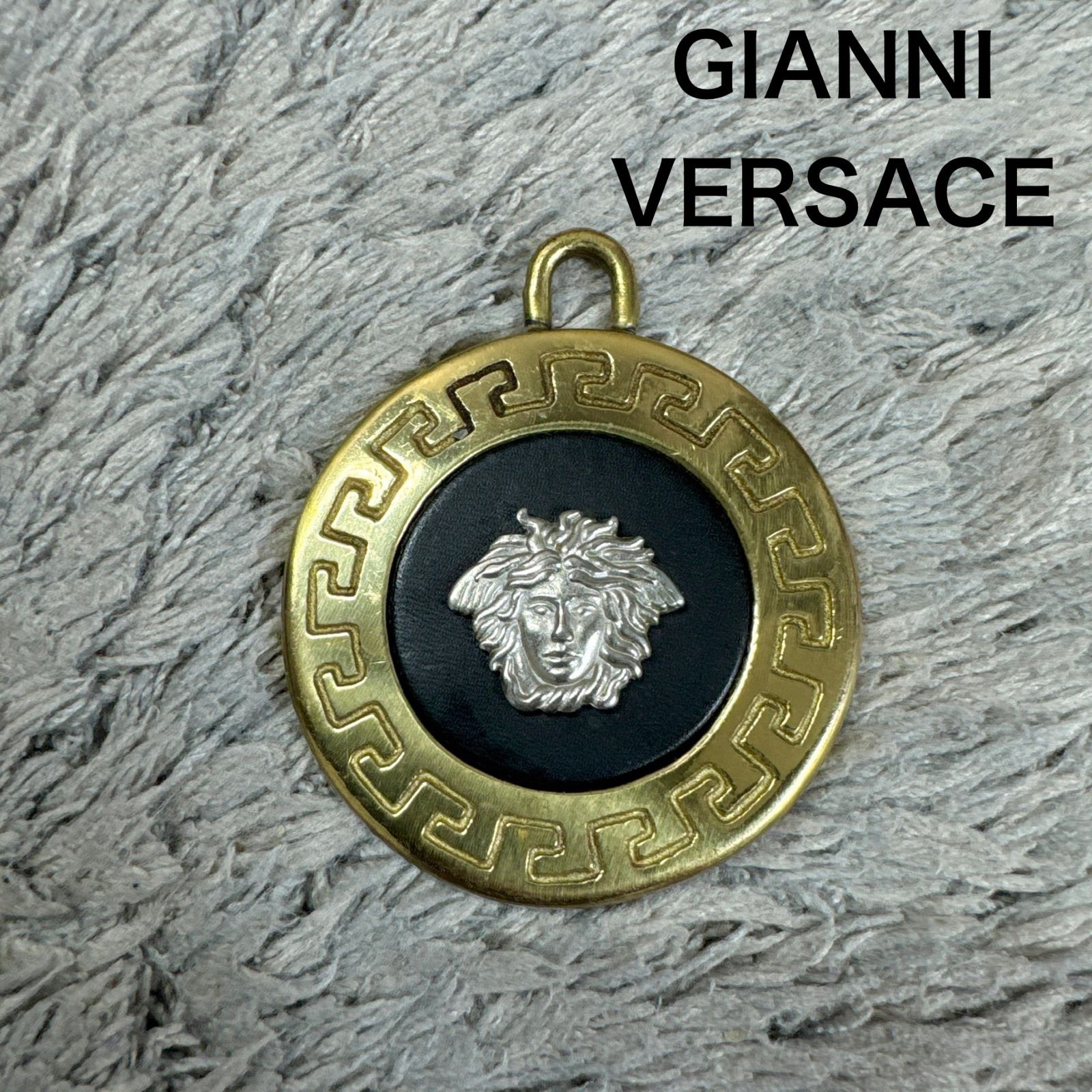 GIANNI VERSACE ジャンニヴェルサーチ ペンダントトップ チャーム メデューサ