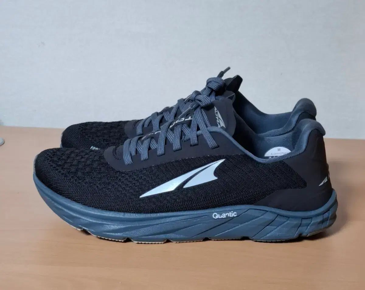 アルトライン 4 5 ランニングシューズ US10 280