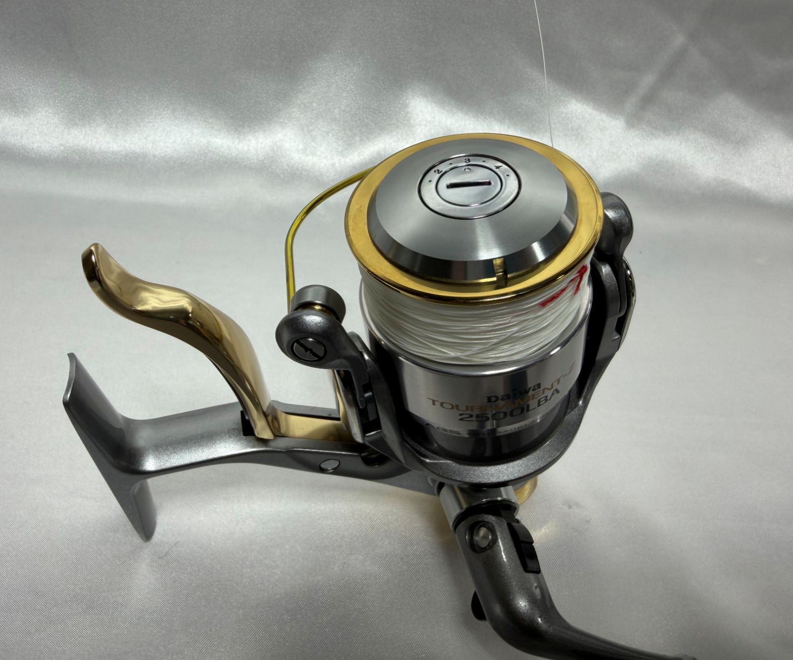 ダイワ リール トーナメントz 2500LBA 替えスプール付き レバー付き