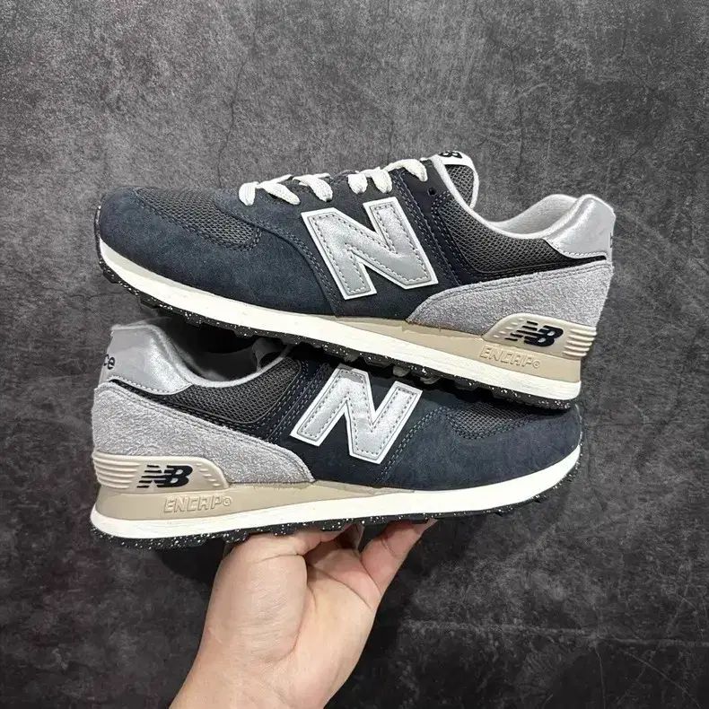 ニューバランス 574 DARK GREY
