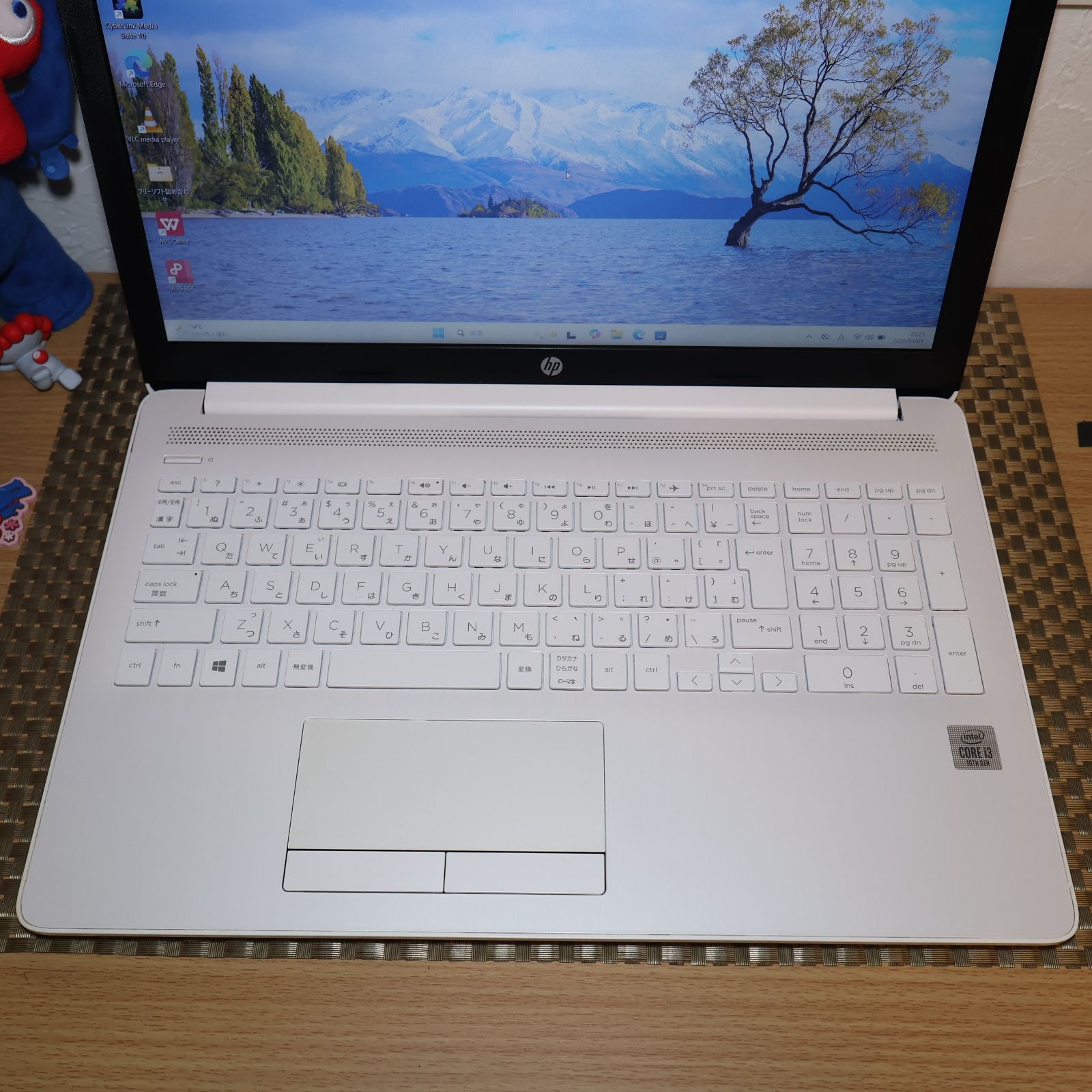 人気の白！Win11公式対応CPU/メ8G/高速SSD+HDD/カメラ/HDMI 希少！白！Win11公式対応10世代i3/メ8/高速SSD/DVD/無線/カメラ - メルカリ