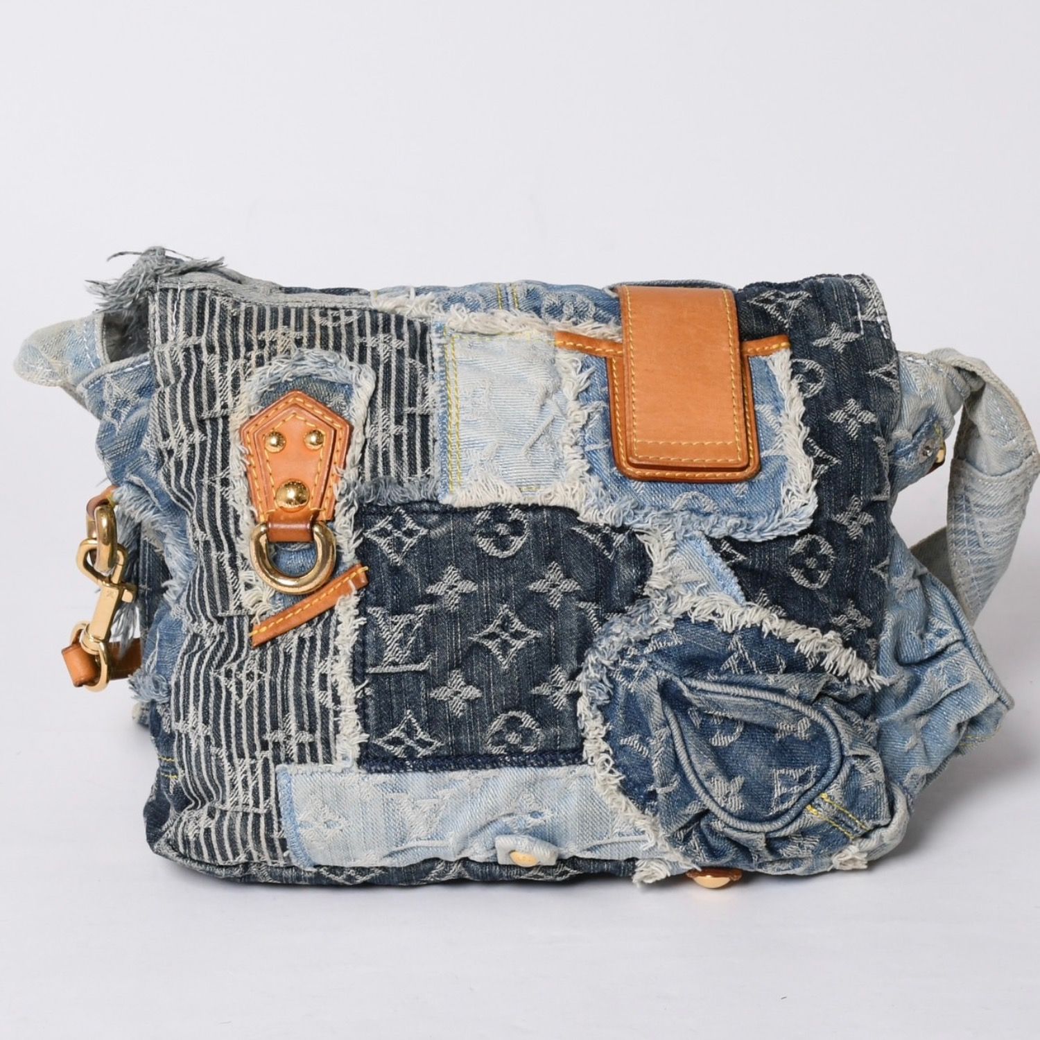 ルイヴィトン LOUIS VUITTON パッチワークポスティ M95374 モノグラムデニム カバン フラップ 斜め掛け メッセンジャーバッグ ショルダーバッグ モノグラムデニムキャンバス ブルー 楽天市場】LOUIS VUITTON ルイ・ヴィトン M95374 モノグラムデニム