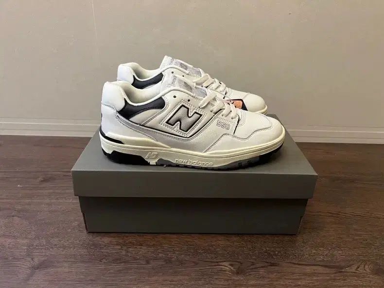 ニューバランス 550 シリーズ レトロ スニーカー