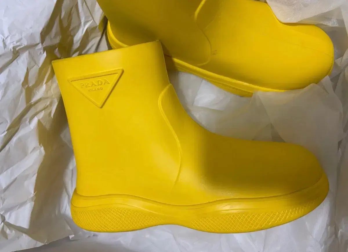 PRADA プラダ ラバーブーツ 黄色36(23〜23.5)レインブーツ レインブーツ PRADA(プラダ) - ブランド通販のBUYMA