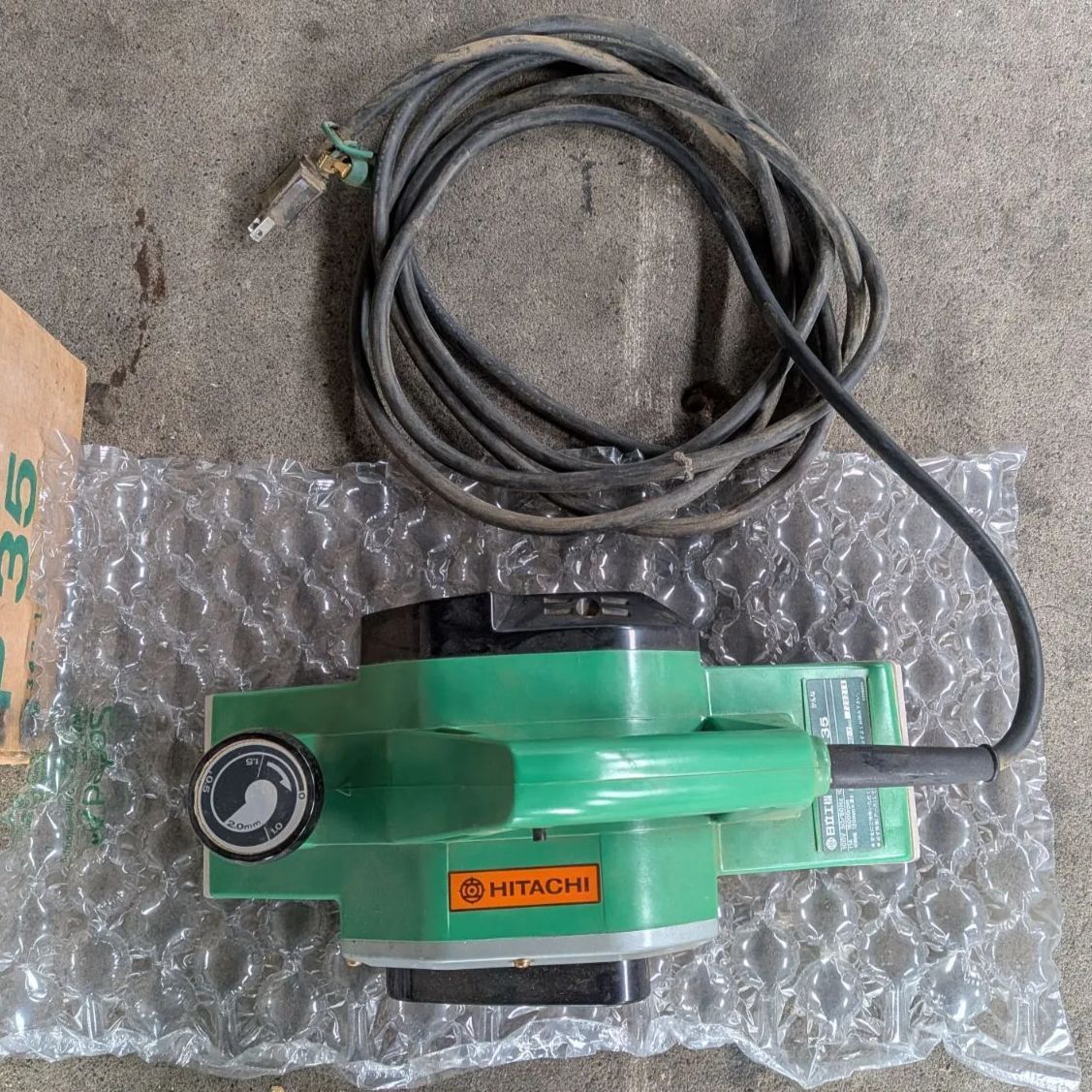 店頭引き渡し 中古 日立工機 120mm かんな P 35 動作確認済み 工具 中古・実働品】日立工機、120mm電気かんな（元箱・付属品完備）、大