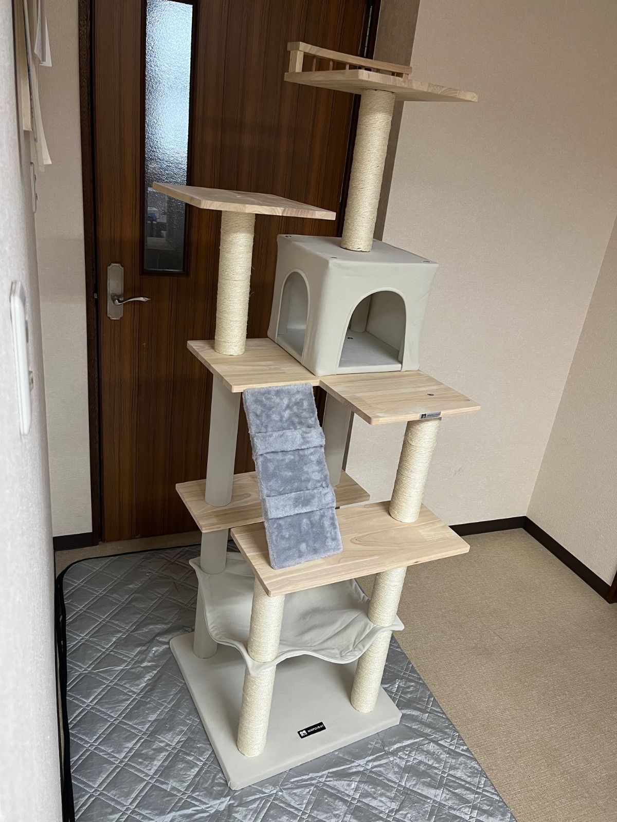 Mwpo キャットタワー 木製 【交換部品あり】キャットタワー シンプル 自然 天然木 大きいハンモック キャットランド 人気 据え置き スリム設計 2つ高いベッド 多頭飼い (高さ162cm) 麻紐 130D
