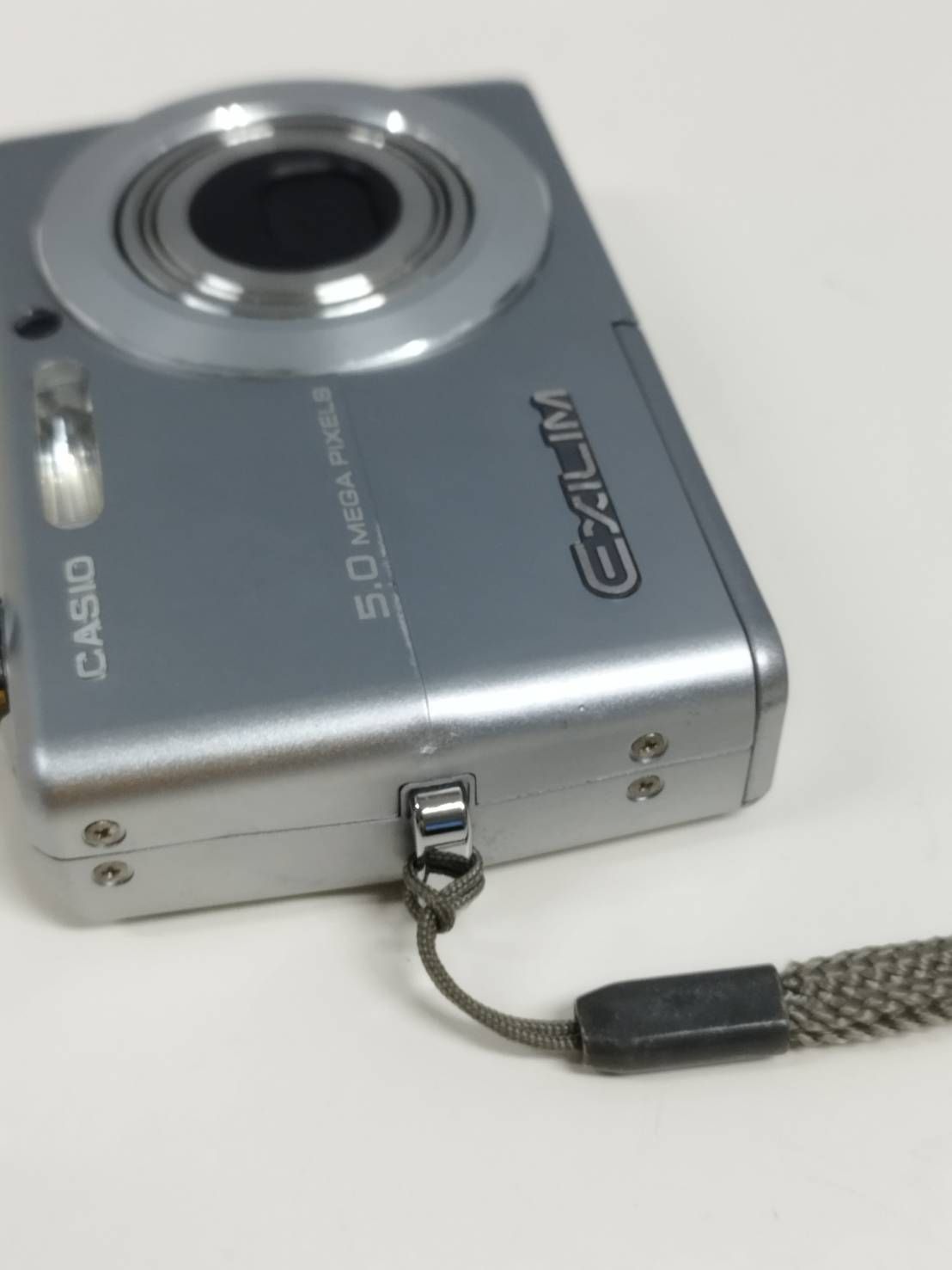2442【希少品】 CASIO EXILIM EX-Z500 SDカード付属 2442【希少品】 CASIO EXILIM EX-Z500 SDカード付属 2442【希少品
