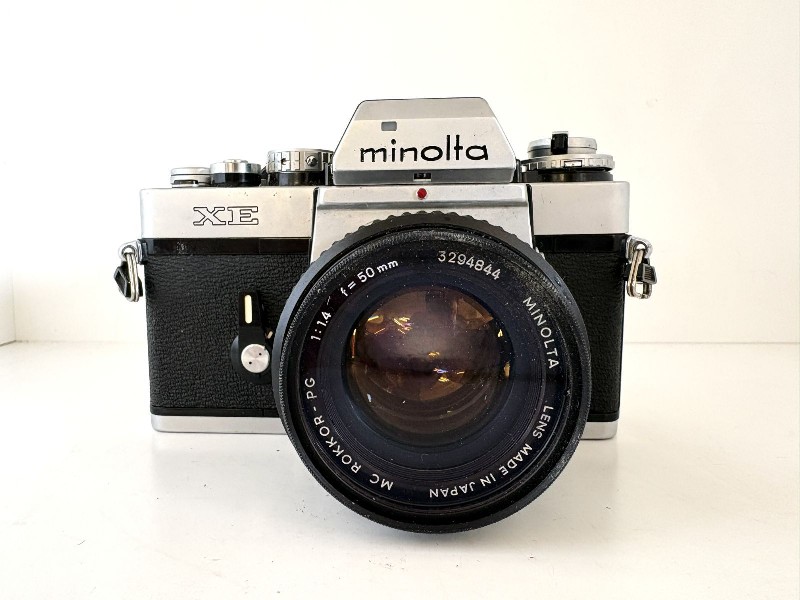 ミノルタ　　一眼レフカメラ 箱付き MINOLTA ・ミノルタ】 一眼レフ フィルムカメラ XE レンズ付属 動作