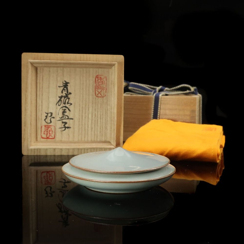 川瀬忍 作 青磁盒子 ( 香合 ) 陶磁器 _ 骨董品