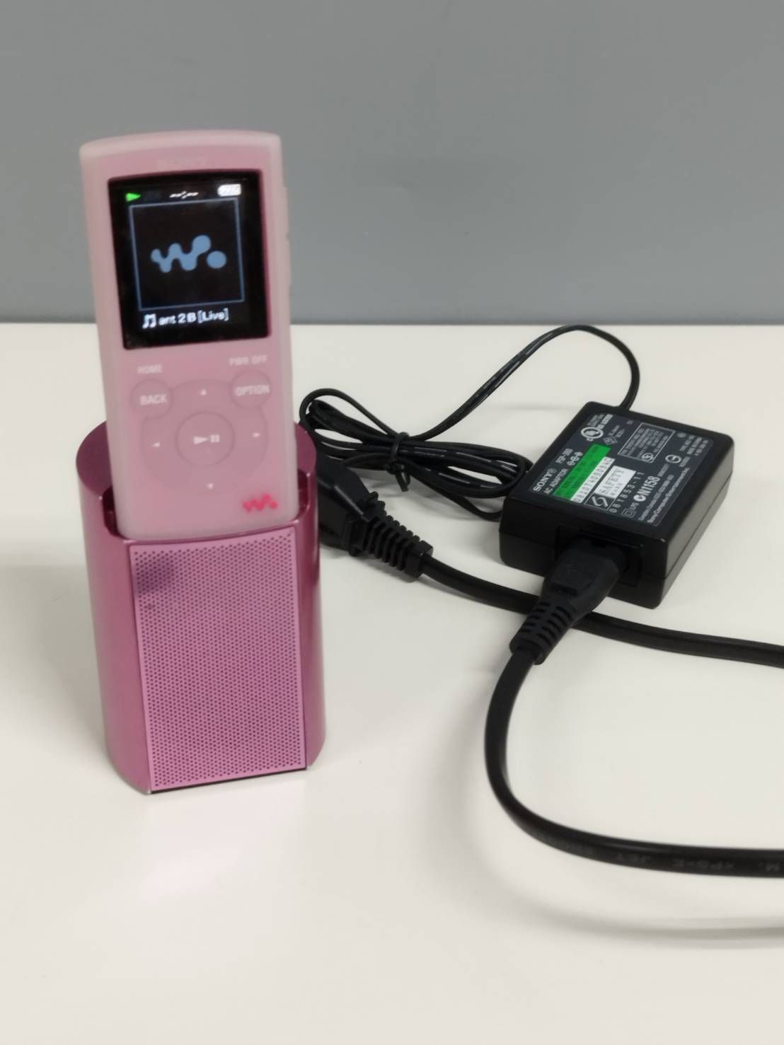 良品】SONY ウォークマン NW-E063/4GB/ピンク - メルカリ