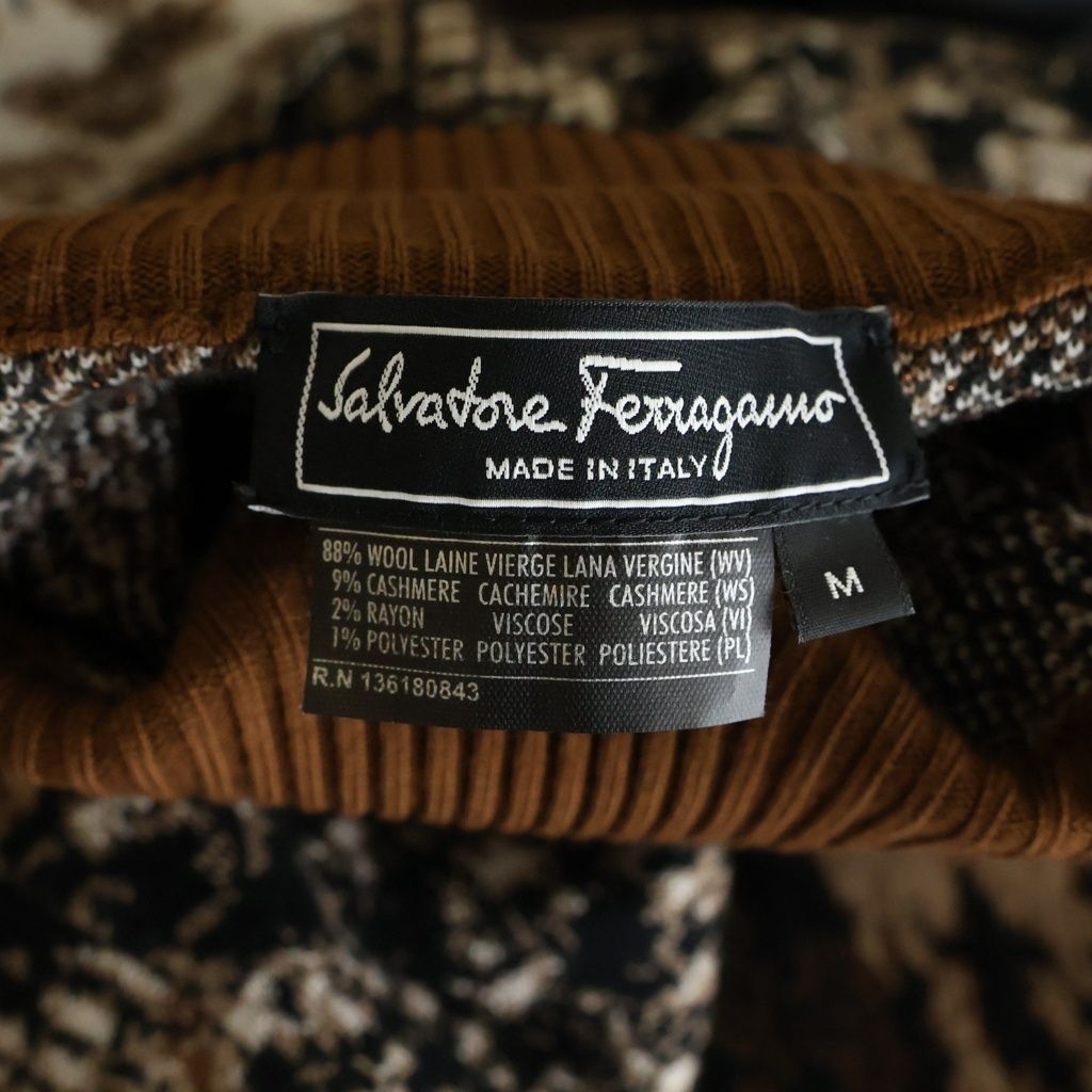 Salvatore Ferragamo (サルヴァトーレ フェラガモ) 総柄カシミヤ混
