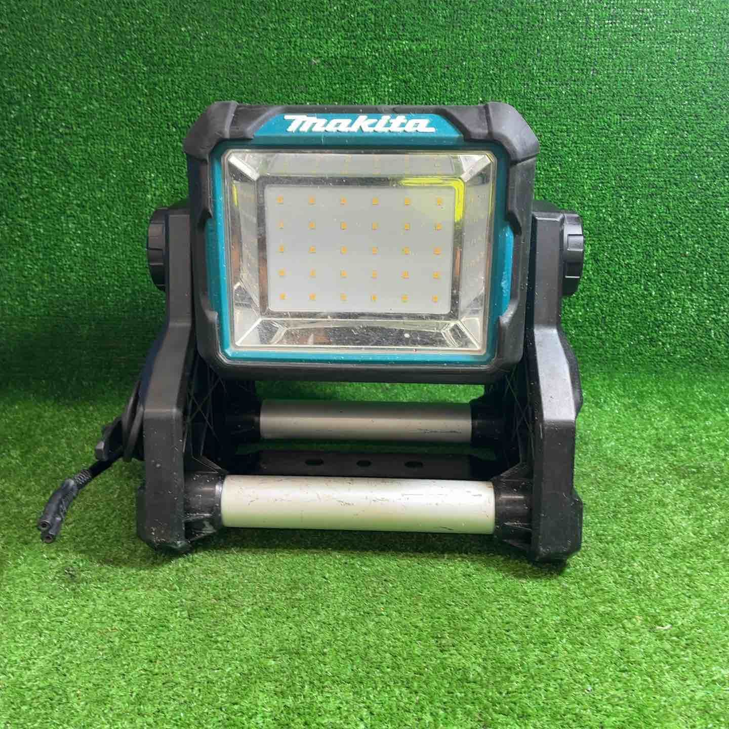 中古品】 マキタ(makita) コードレススタンドライト ML811 【藤沢店 