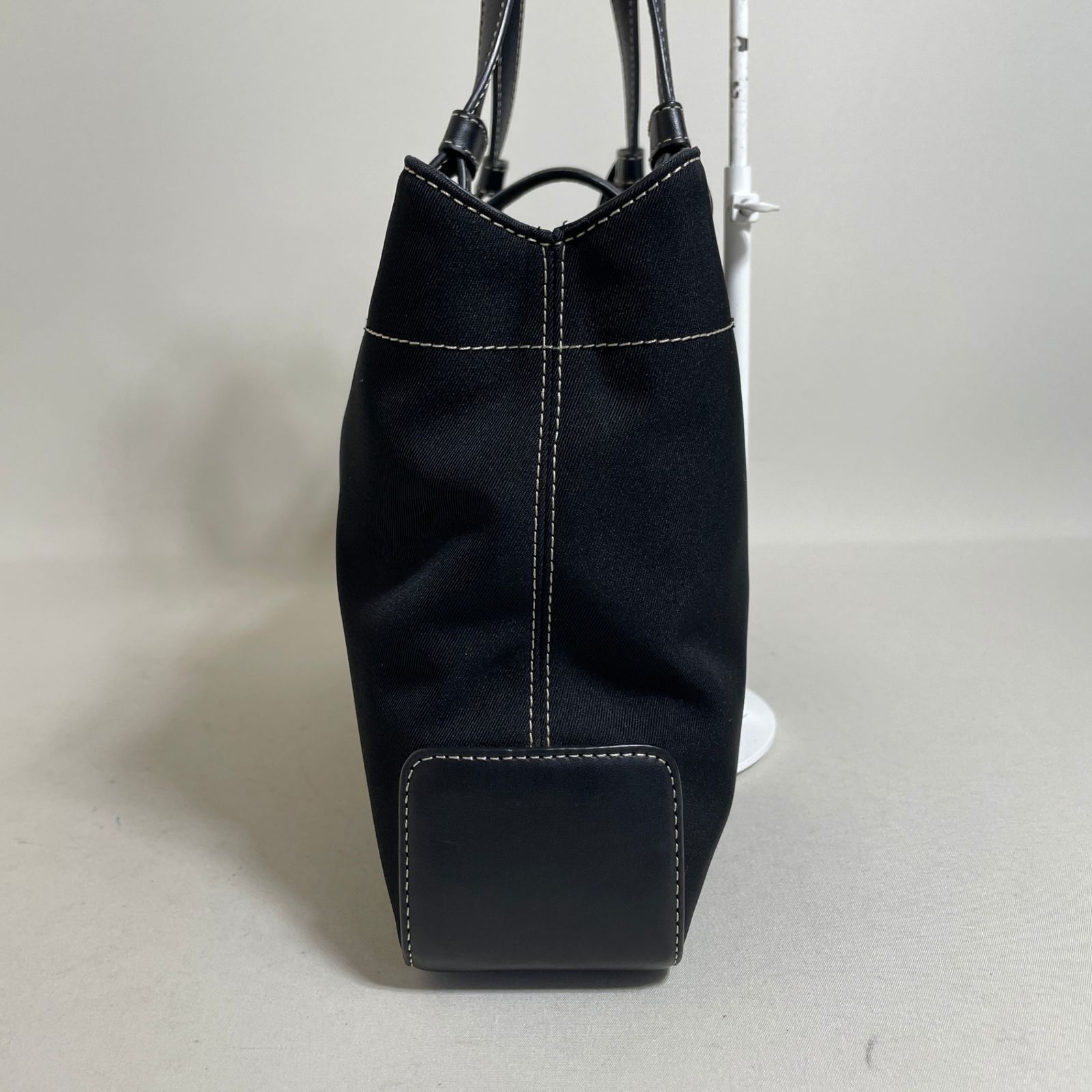 2604-154｜美品｜ジバンシィ ハンドバッグ ブラック 4Gロゴ - メルカリ