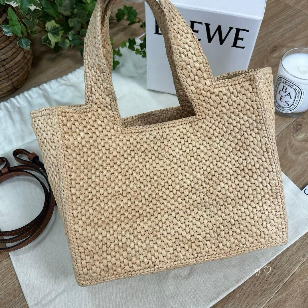 LOEWEロエベ　フォントトートスモール　ラフィア　カゴバッグ斜めがけポシェット LOEWEロエベ フォントトートスモール ラフィア カゴバッグ斜めがけ