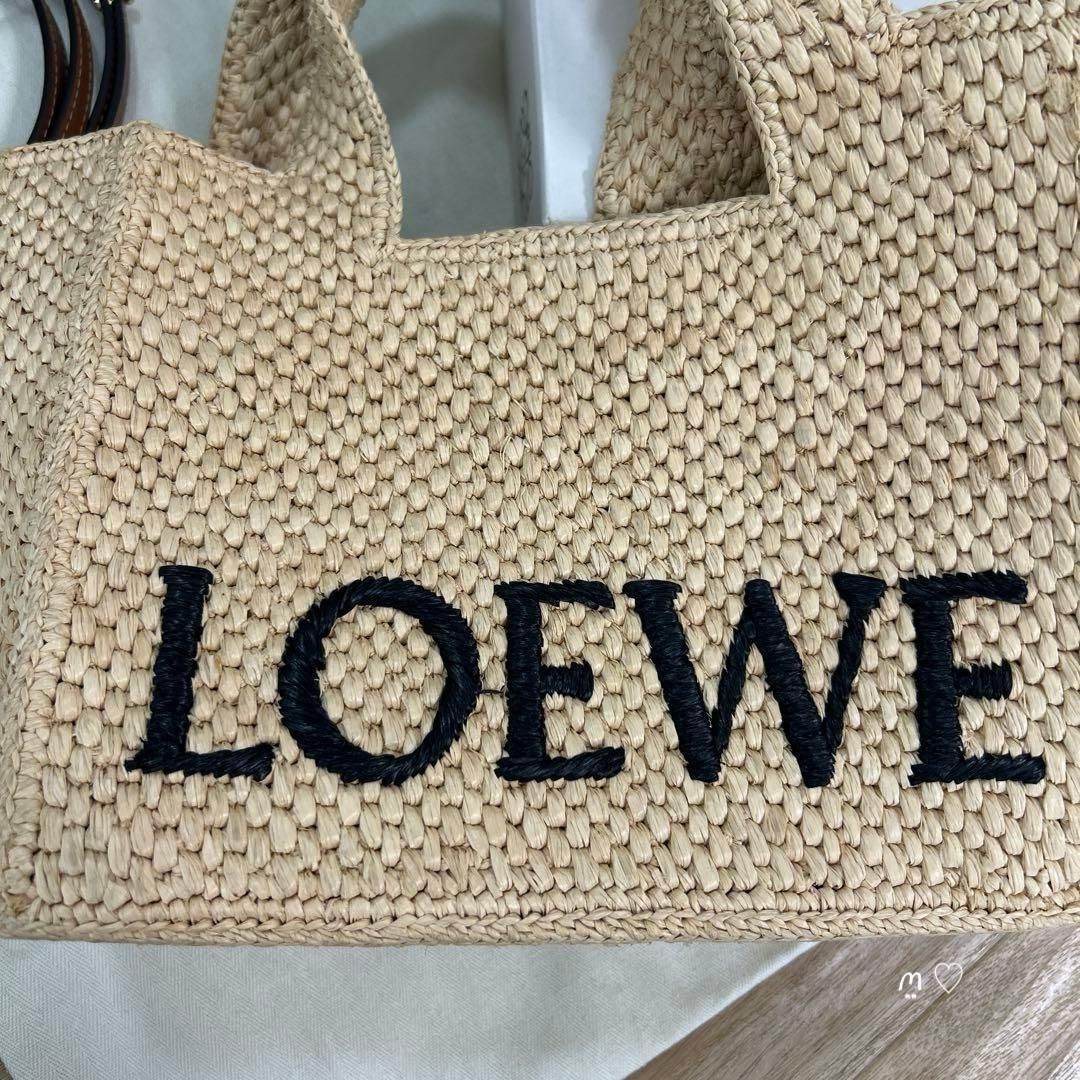 LOEWEロエベ フォントトートスモール ラフィア カゴバッグ斜めがけ
