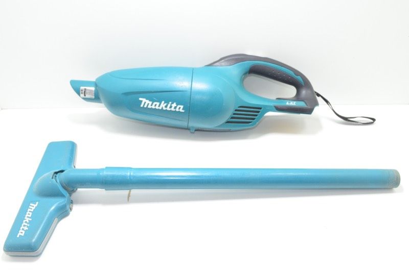 マキタ　makita CL181FD 充電式クリーナー 掃除機 コードレス 中古 送料無料】 マキタ Makita CL181FD 充電式クリーナー 18V コードレス