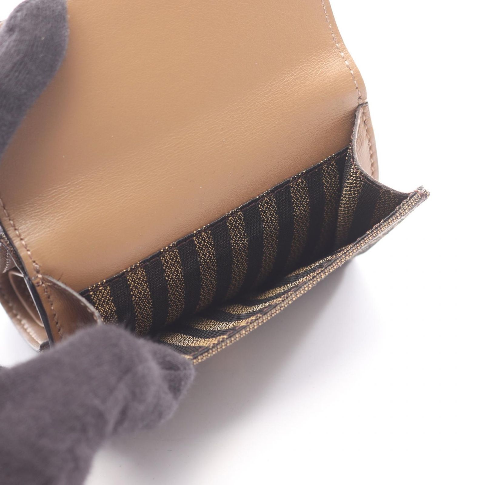 フェンディ FENDI 三つ折り財布 バゲット ズッカ 8M0395A98PF0A6E