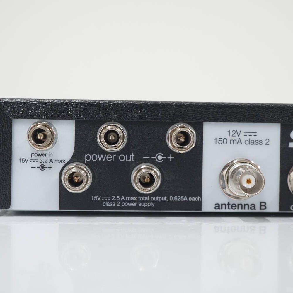 SHURE UA844+SWB アンテナ分配システム USED品 シュア 【通電確認のみ