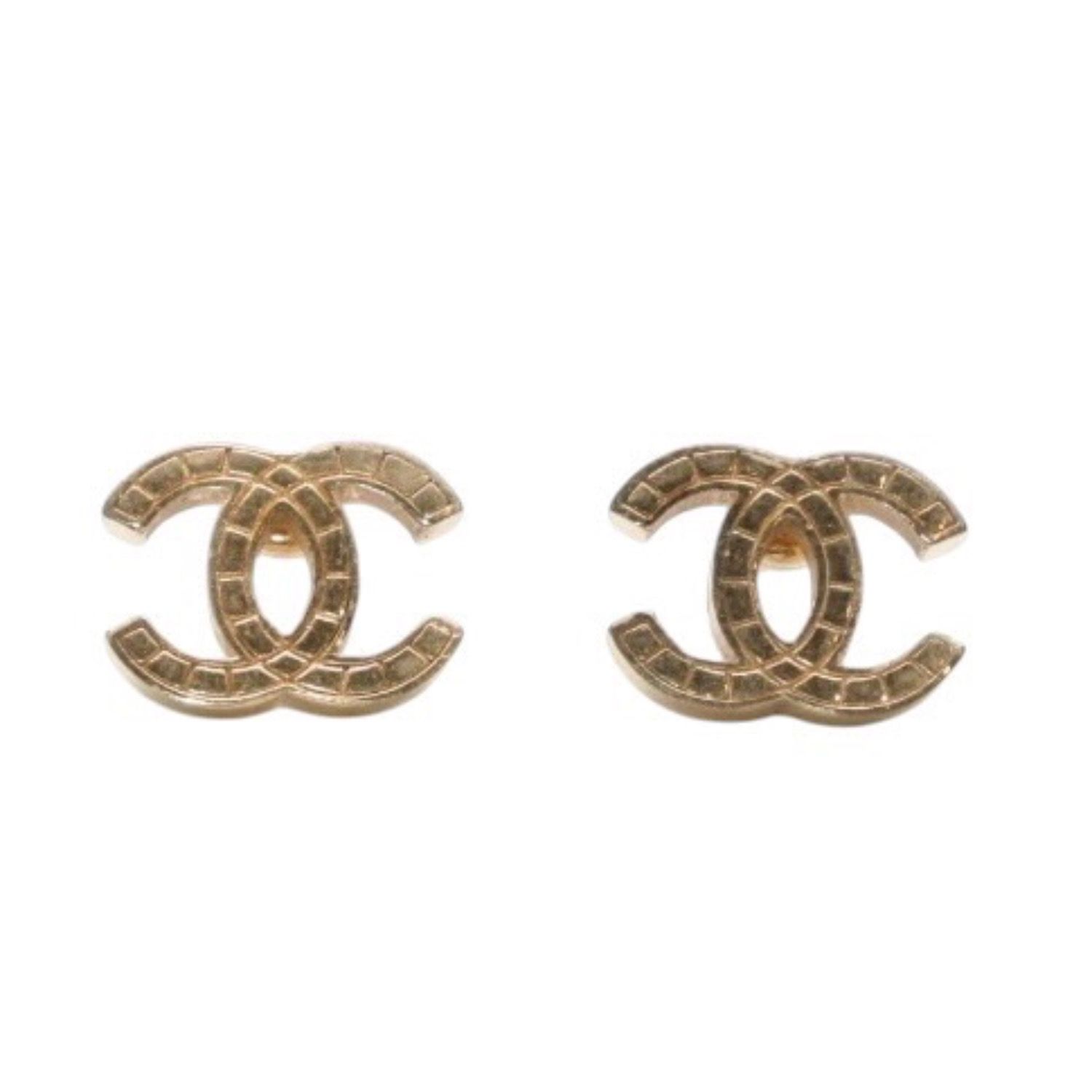 極美品【片耳】 CHANEL ココマーク ピアス ゴールド　01 P 刻印あり 極美品【片耳】 CHANEL ココマーク ピアス ゴールド 01 P 刻印ありの
