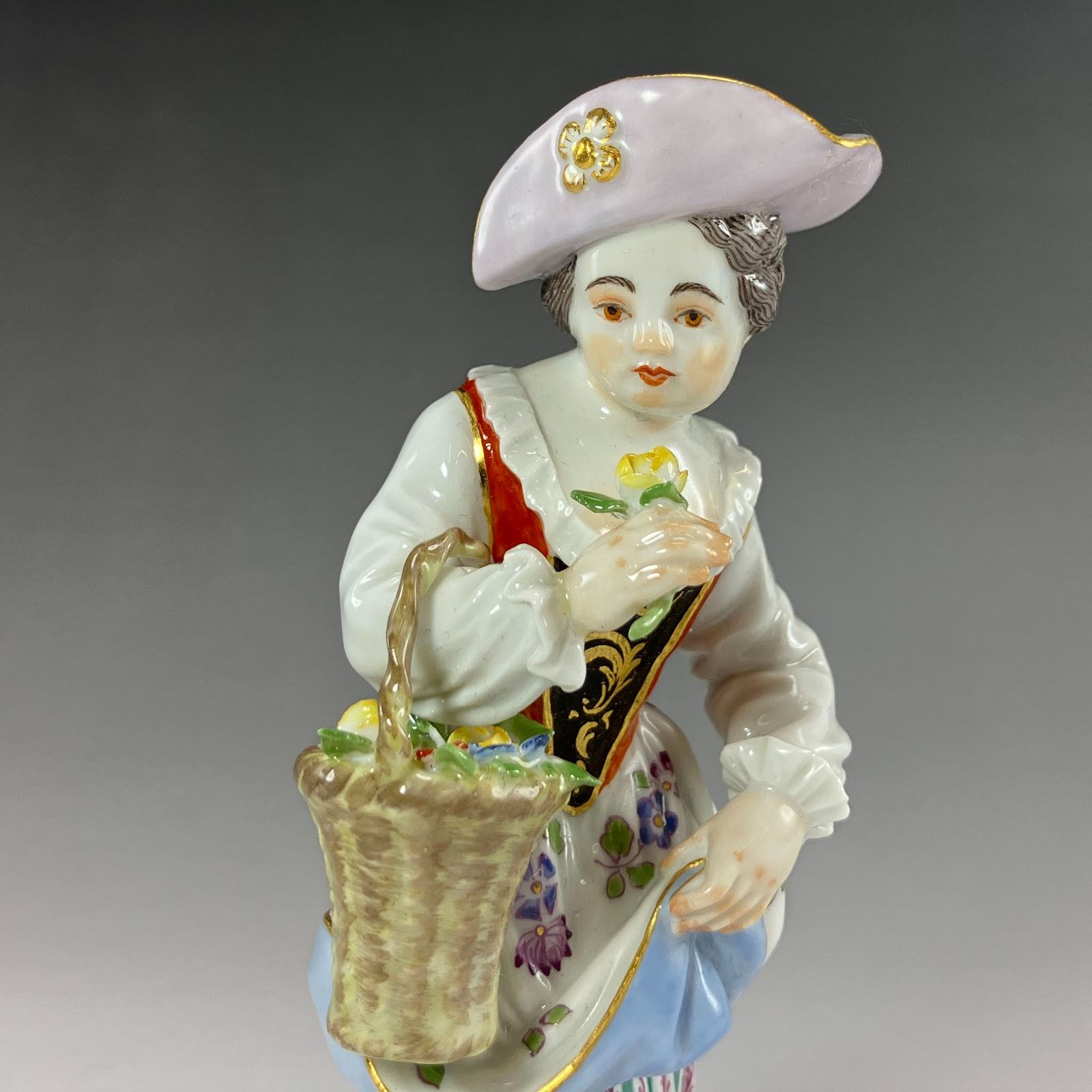Meissen マイセン 花かご 花籠 フラワーバスケット フィギュリン 置物 Meissen】マイセン 花かごを持った少女 ガーデナーの子供達 ポーセリン