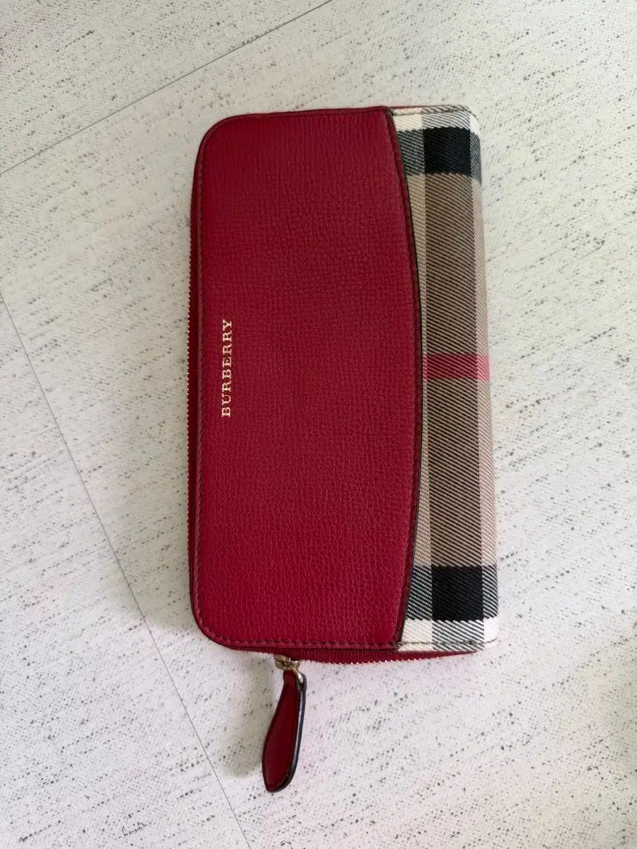 バーバリー チェック ラウンドジッパー長財布 - メルカリ