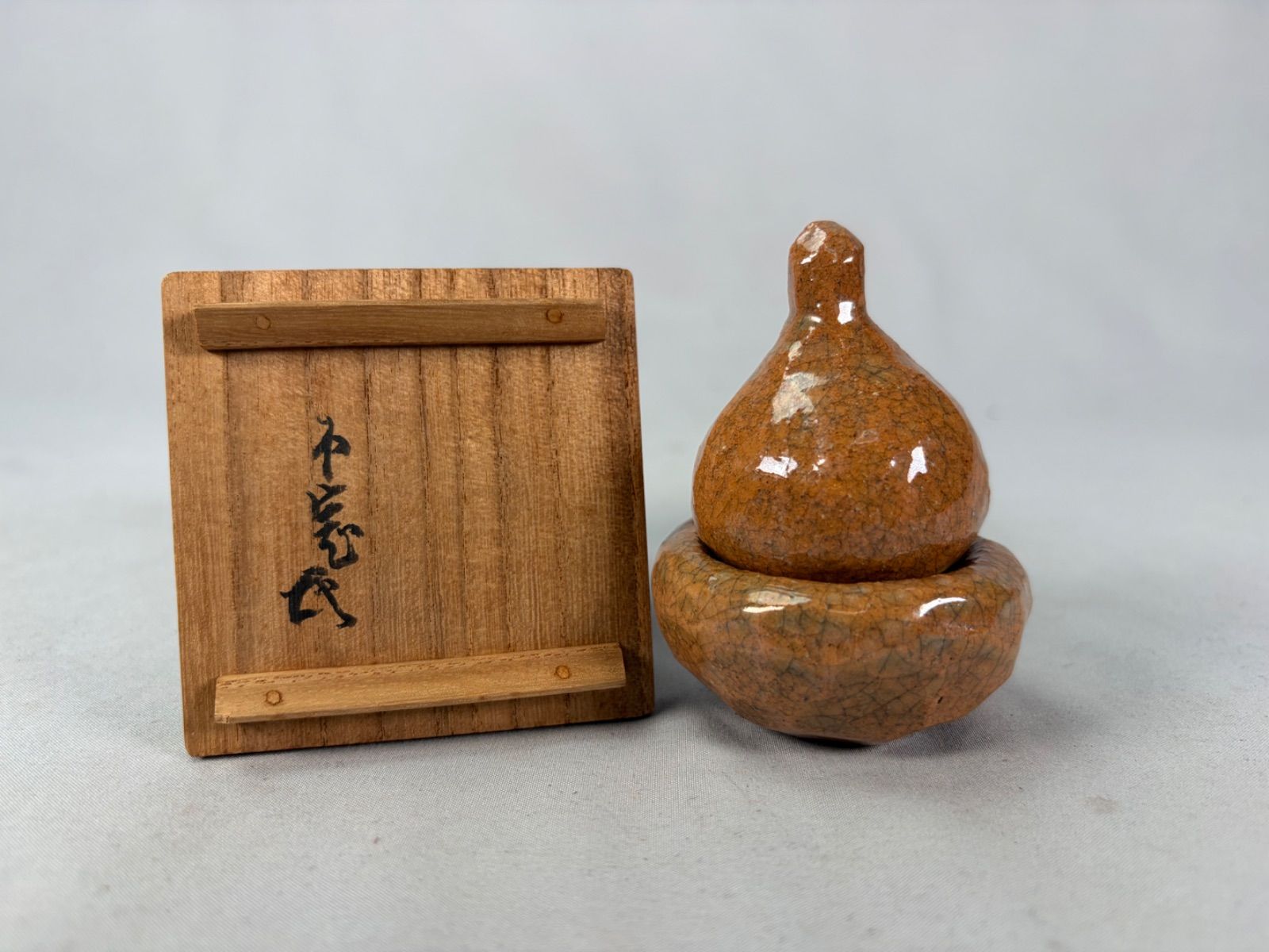 【茶道具】茶人花押付 赤楽香合　香合349