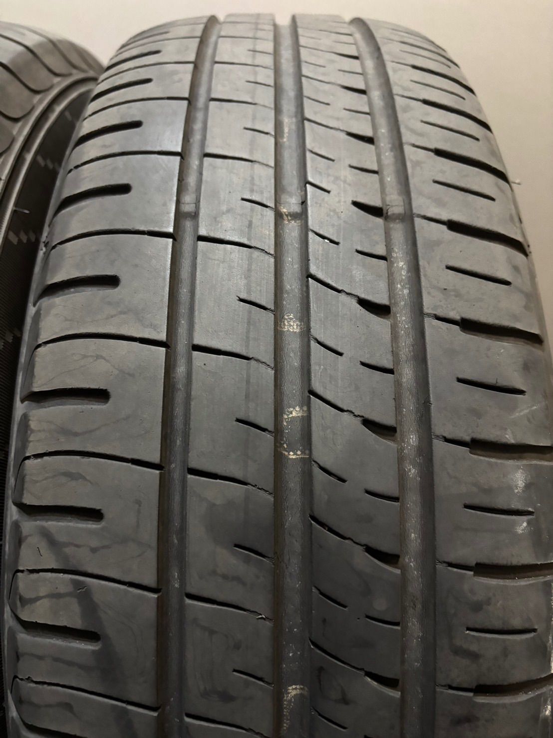DUNLOP ENASAVE EC204 195/65R15 15インチ 夏タイヤ 4本 2020年製 バリ溝 プリウス ウィッシュ アイシス等　(VTF392) クレジットカード QR決済可能 エナセーブ DUNLOP ダンロップ EC204 195/65R15 91H タイヤ単品1本価格